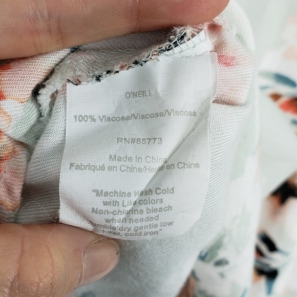 O'Neill Floral Lace Accent Beach V Neck Tank Top - Picture 6 of 7